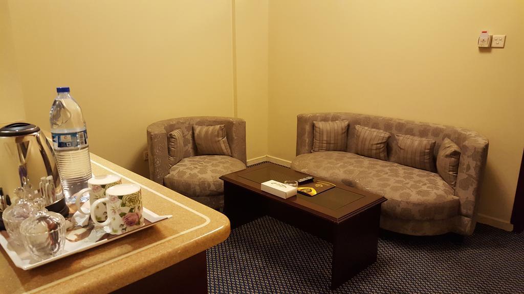 Al Bustan Hotel Sardzsa Kültér fotó