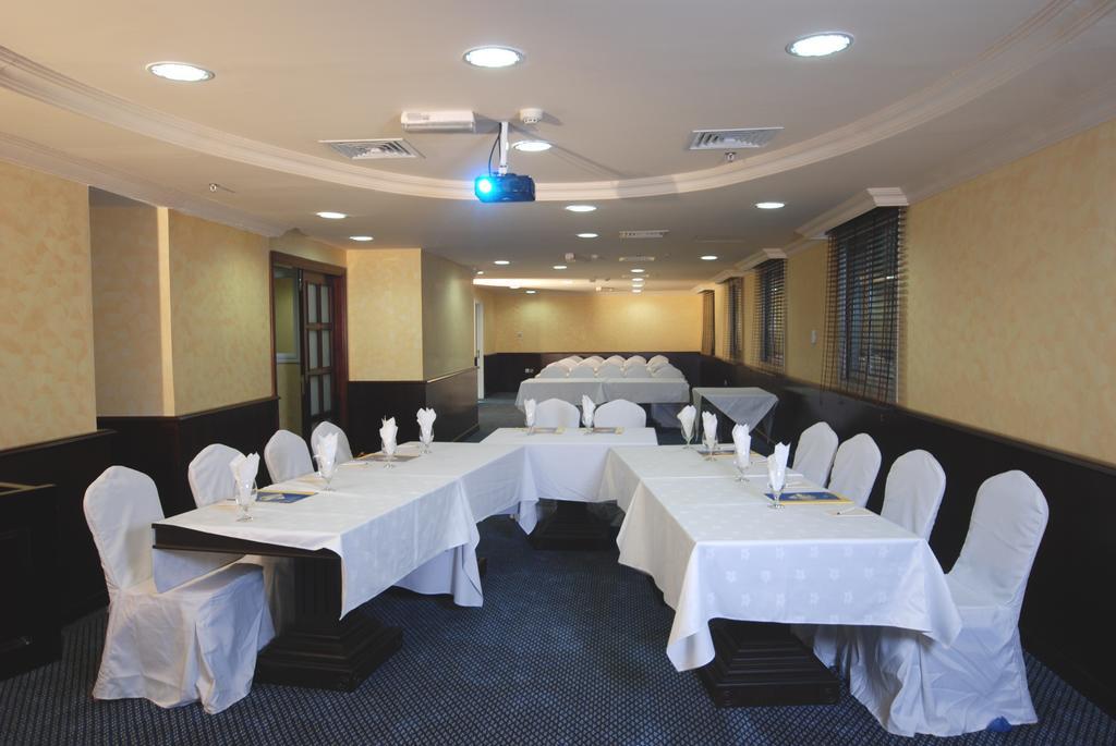Al Bustan Hotel Sardzsa Kültér fotó