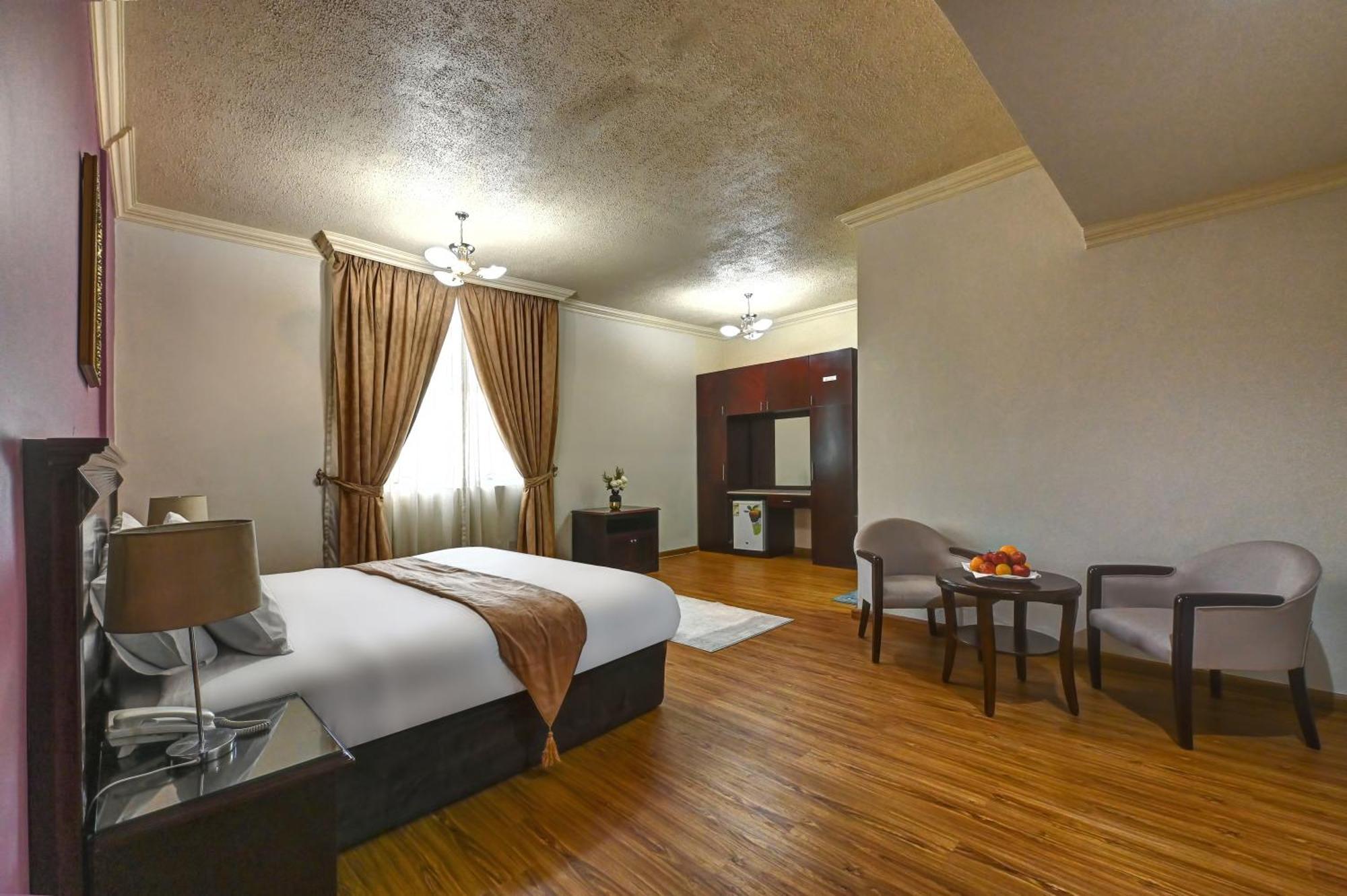 Al Bustan Hotel Sardzsa Kültér fotó